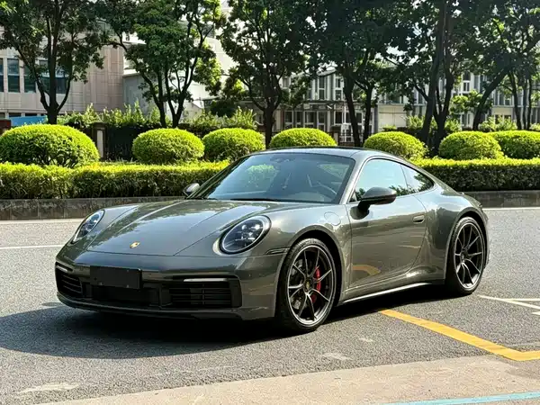 Porsche 911 2021