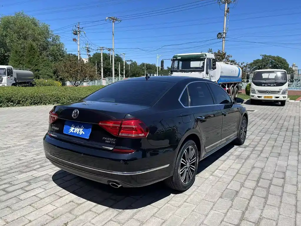 Volkswagen Passat 2017 — фото 8