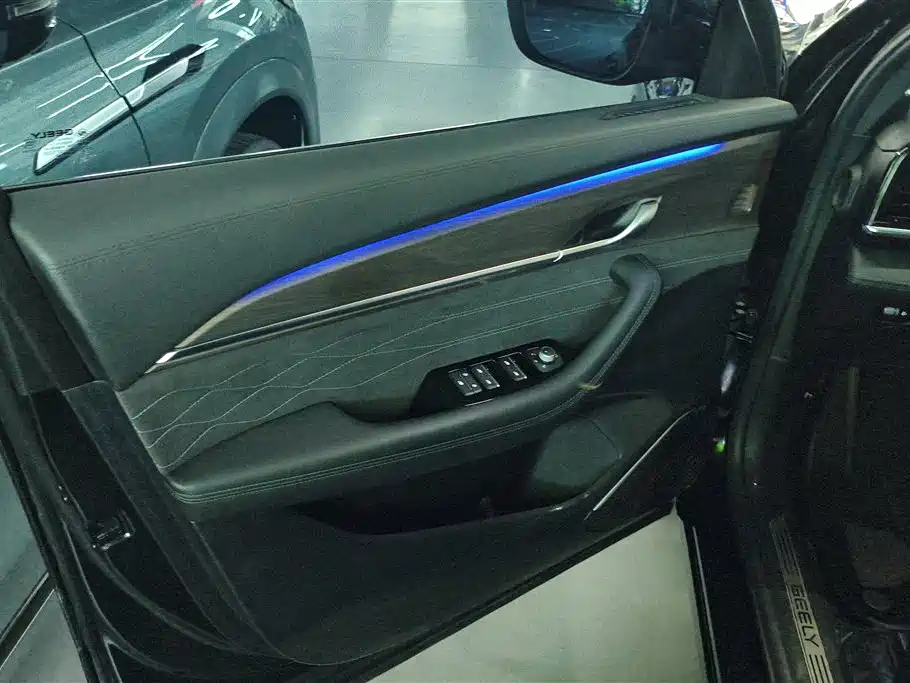 Geely Xingyue L 2025