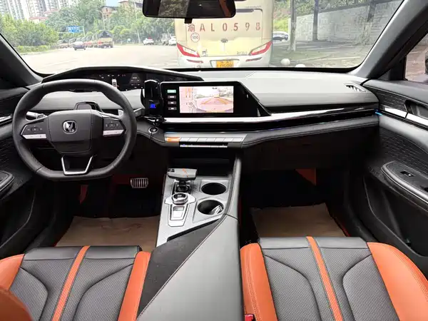 Changan UNI-V 2025
