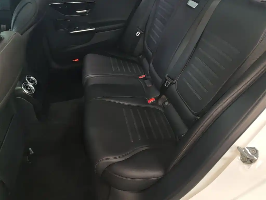 Mercedes-Benz C-Class 2022 — фото 17