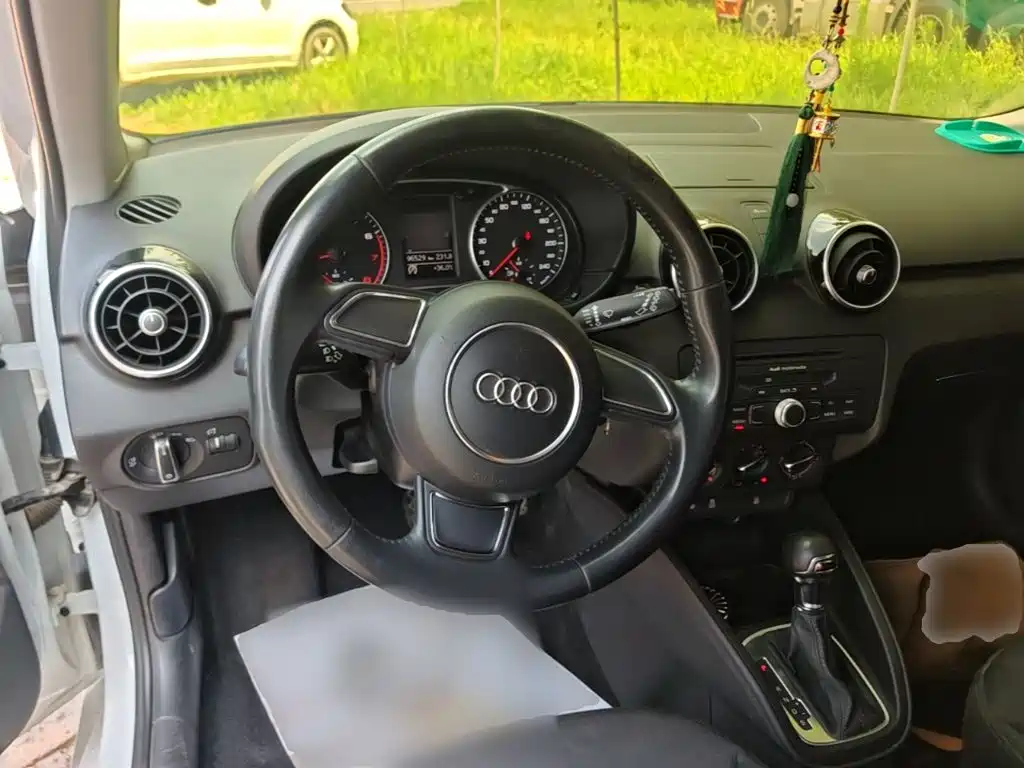 Audi A1 2017 — фото 11