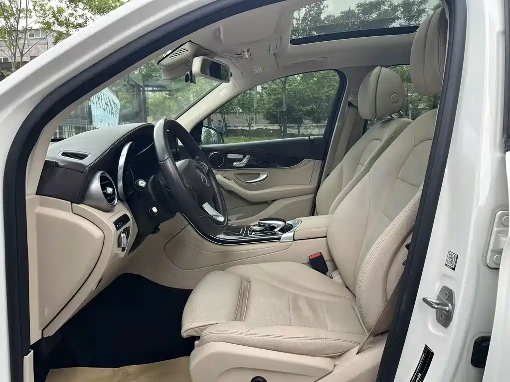 Mercedes-Benz GLC 2017 — фото 10