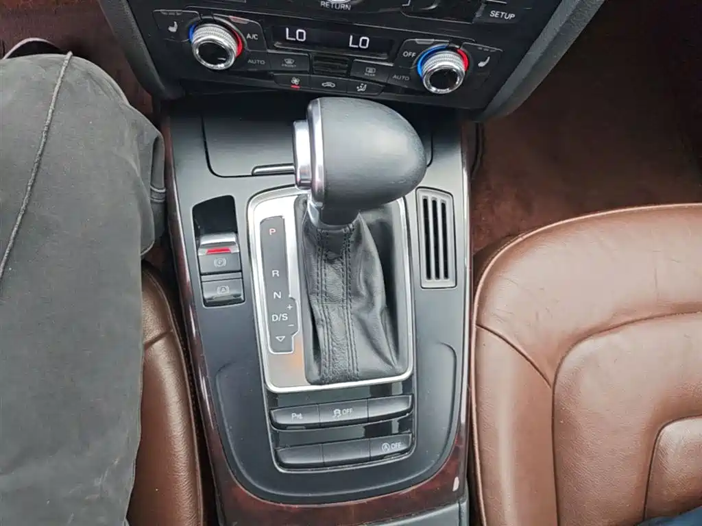 Audi A4L 2015 — фото 14