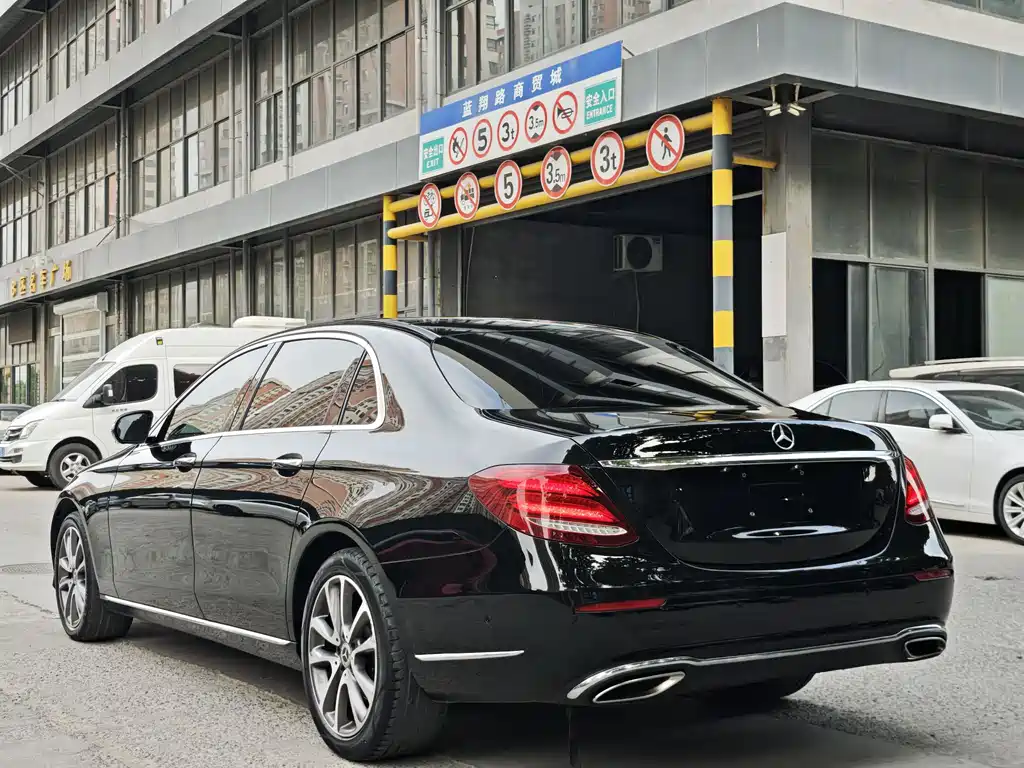 Mercedes-Benz E-Class 2018 — фото 10