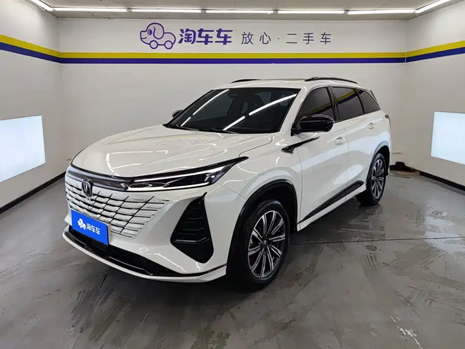 Changan CS75 PLUS 2025 — фото 1