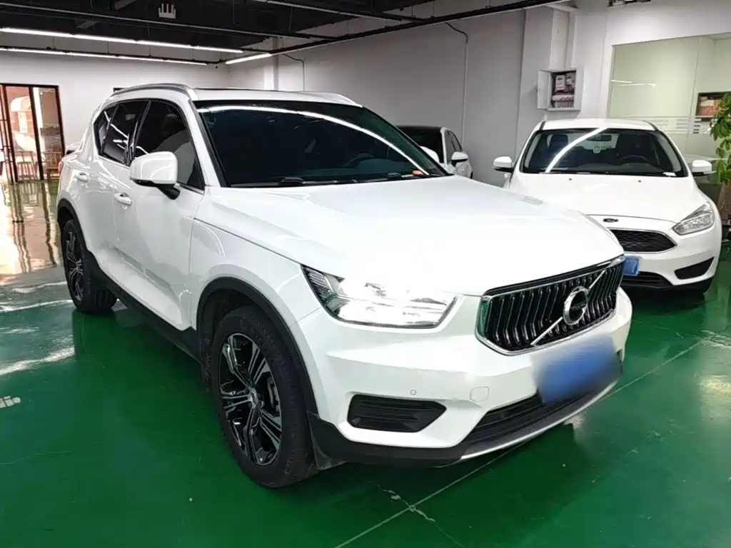 Volvo XC40 2021 — фото 22