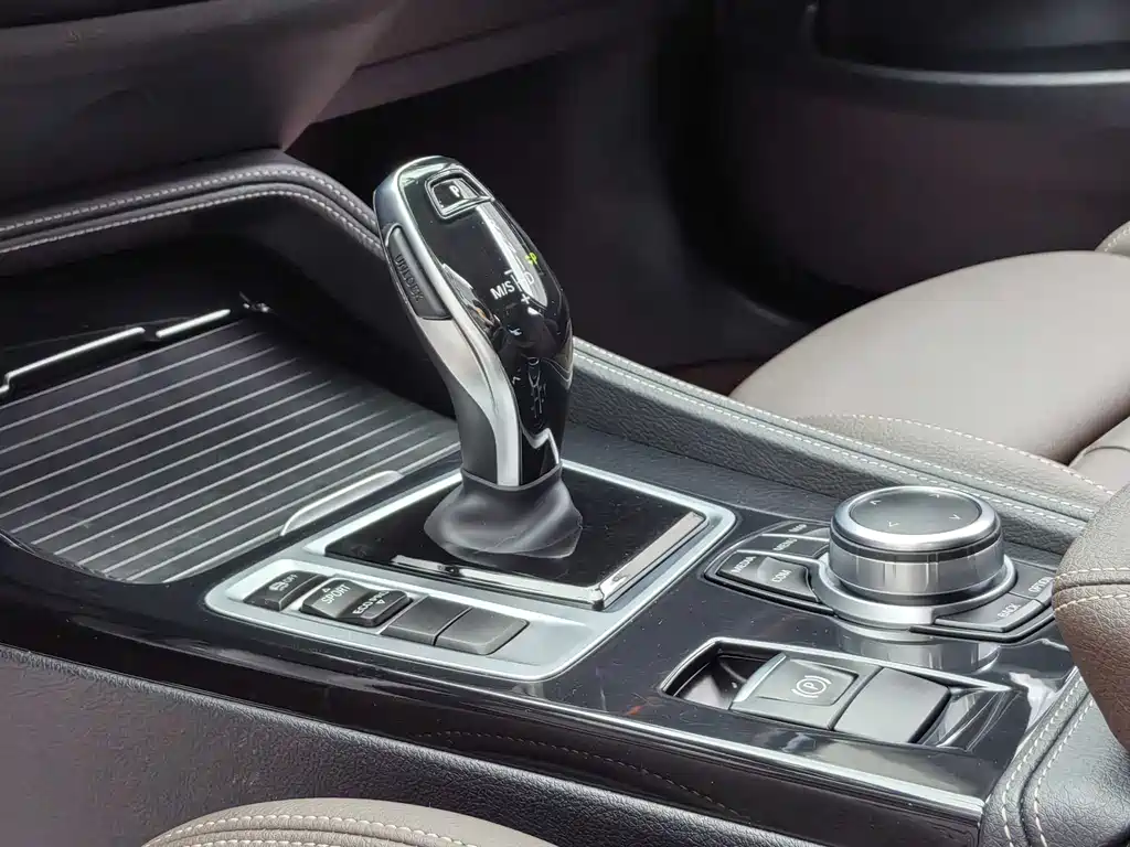BMW 1 Series 2023 — фото 17