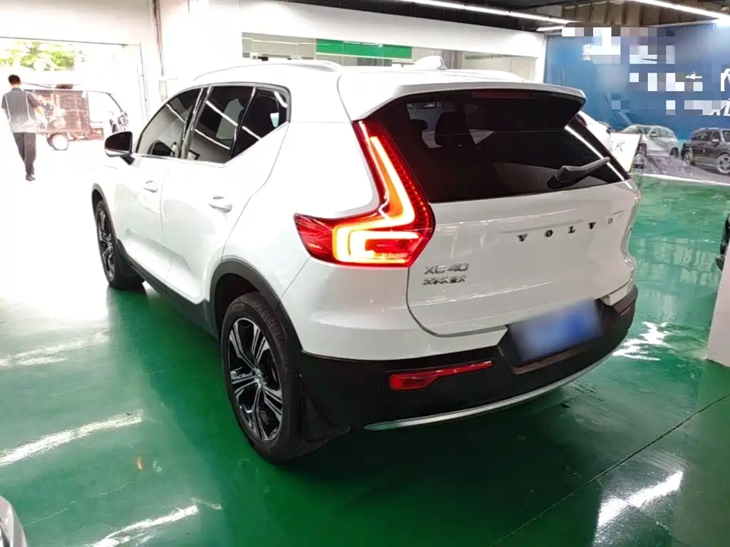 Volvo XC40 2021 — фото 23