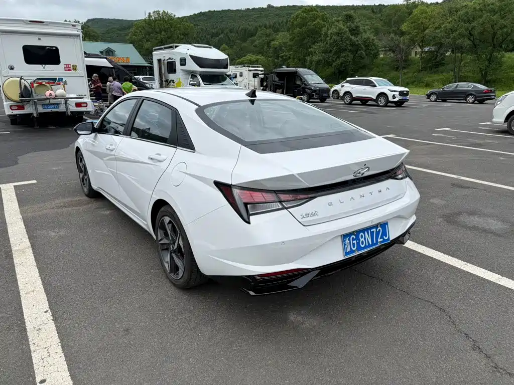 Hyundai Elantra 2023