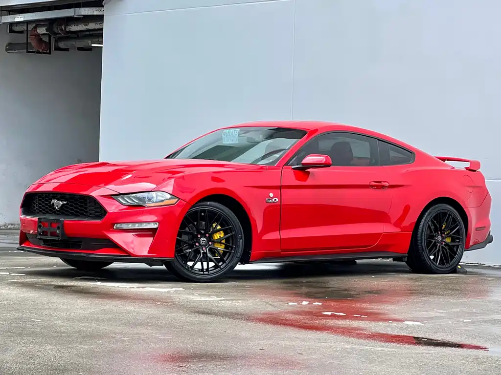 Ford Mustang 2019 — фото 1