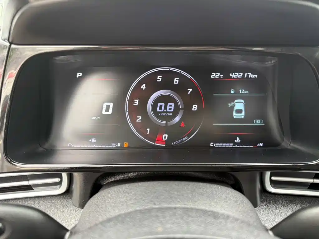 Hyundai Elantra 2023 — фото 16