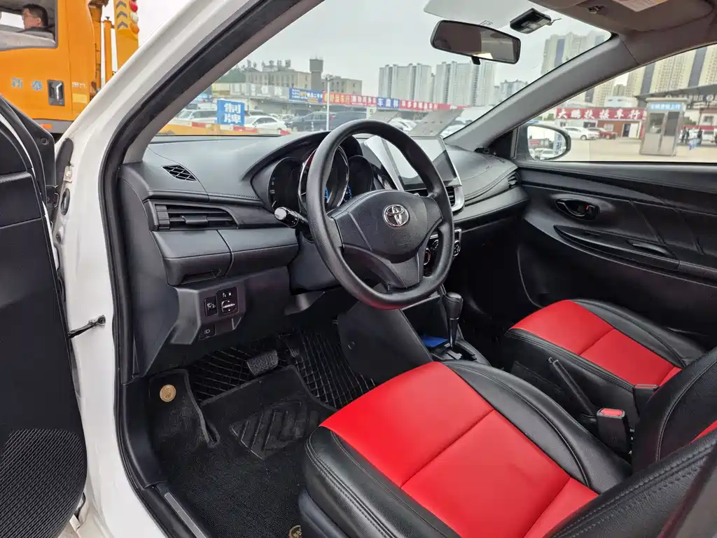 Toyota Yaris L 2018 — фото 7
