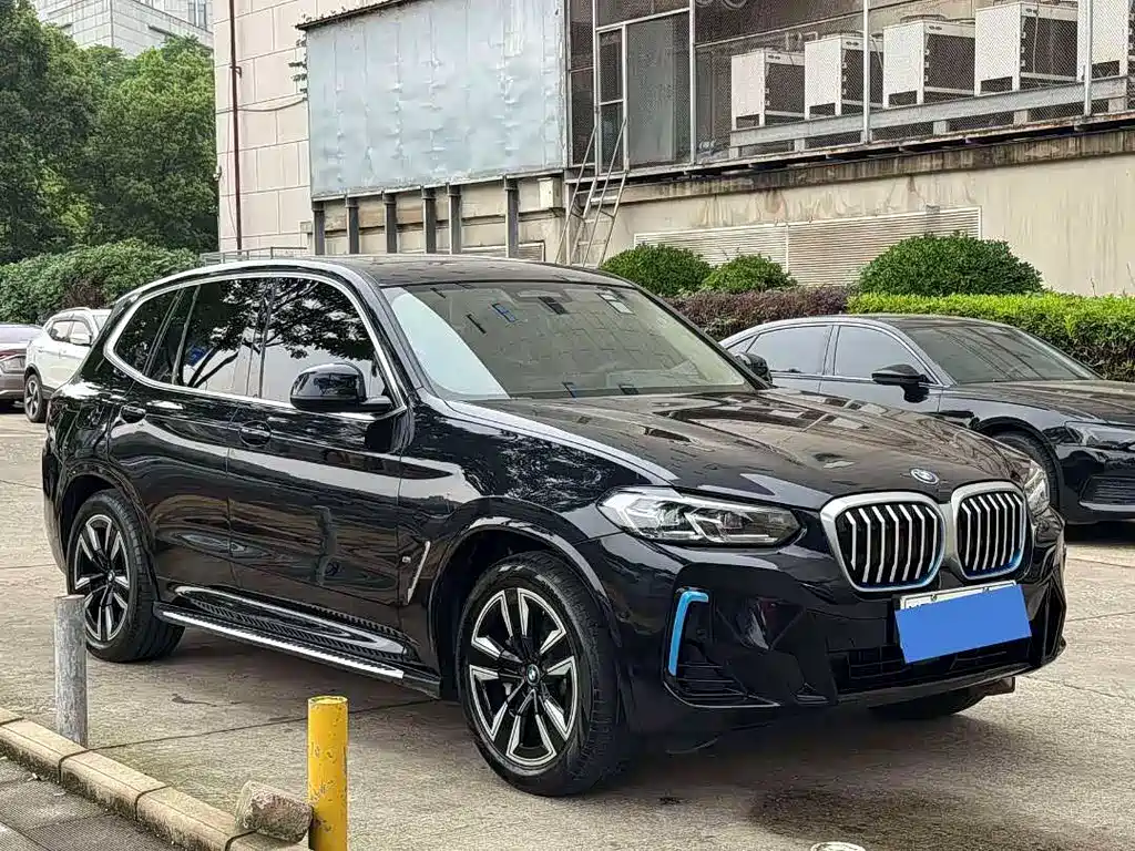 BMW iX3 2021 — фото 3
