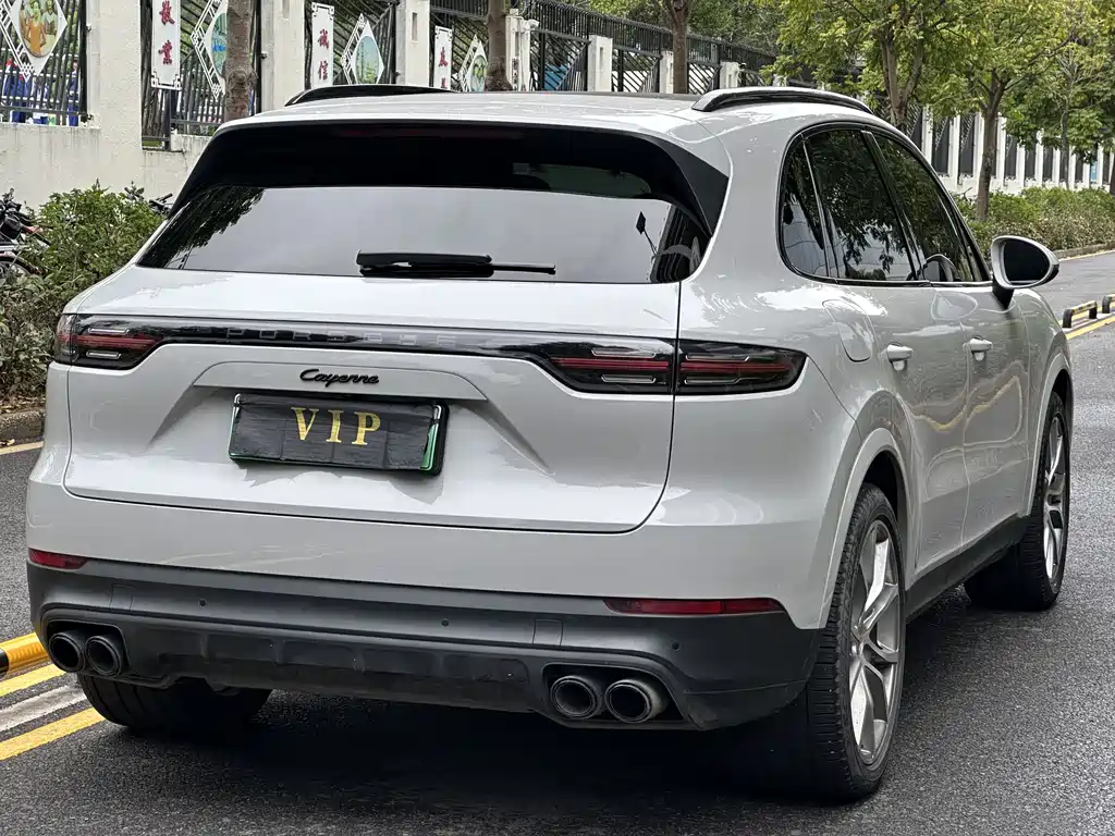 Porsche Cayenne Hybrid 2022 — фото 9