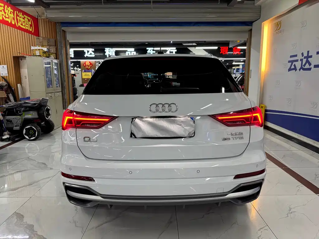 Audi Q3 2021 — фото 10