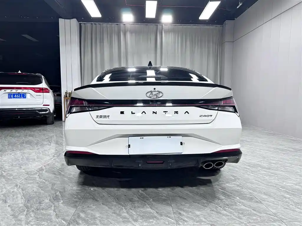 Hyundai Elantra 2023