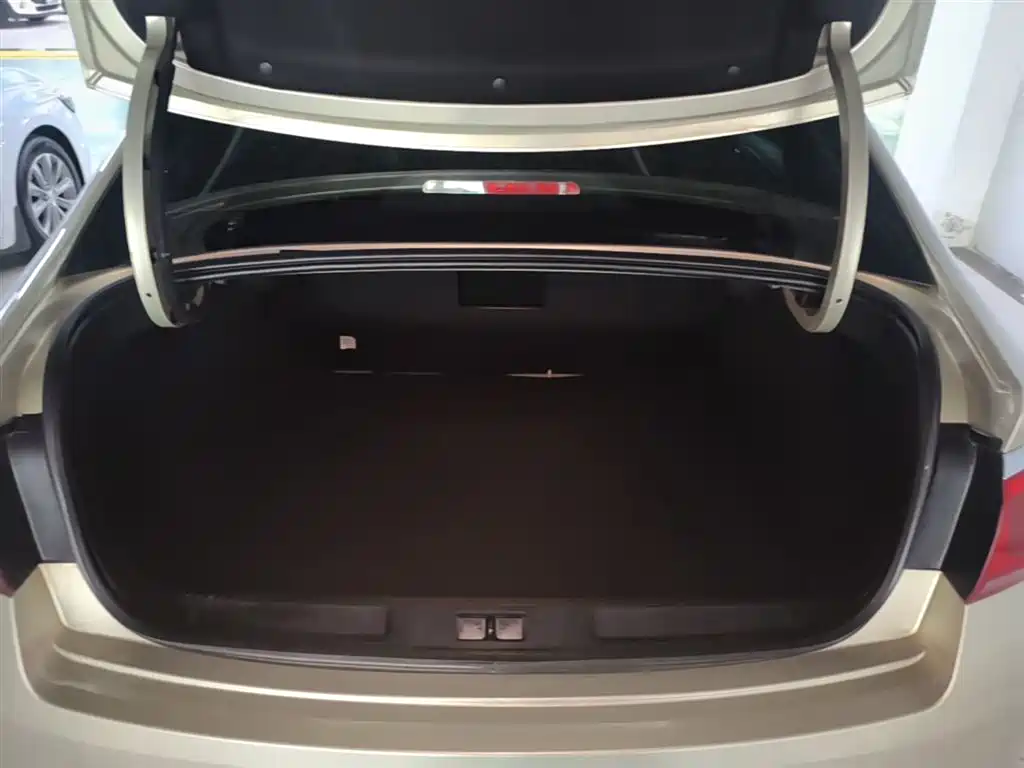 Citroen C4 2017 — фото 19