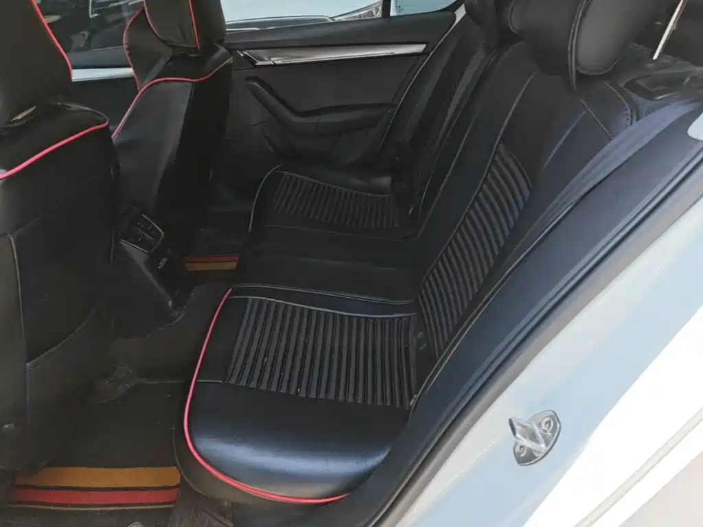 Skoda Octavia 2019 — фото 17
