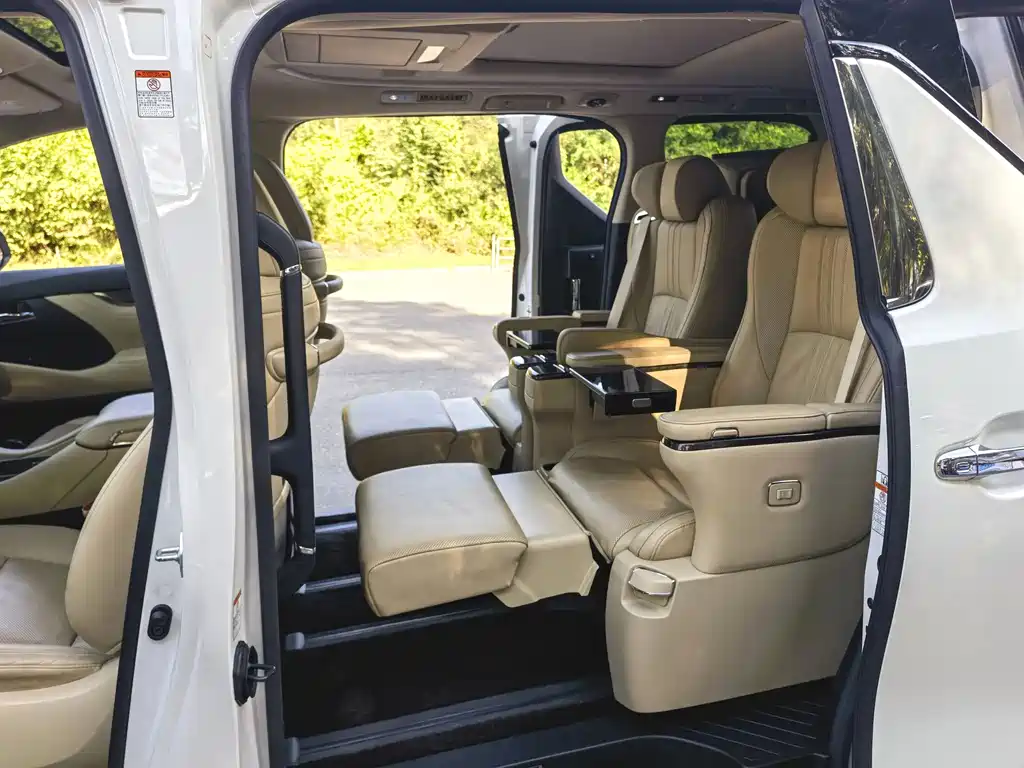 Toyota Vellfire 2020 — фото 10