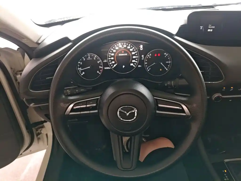 Mazda 3 Axela 2021 — фото 11