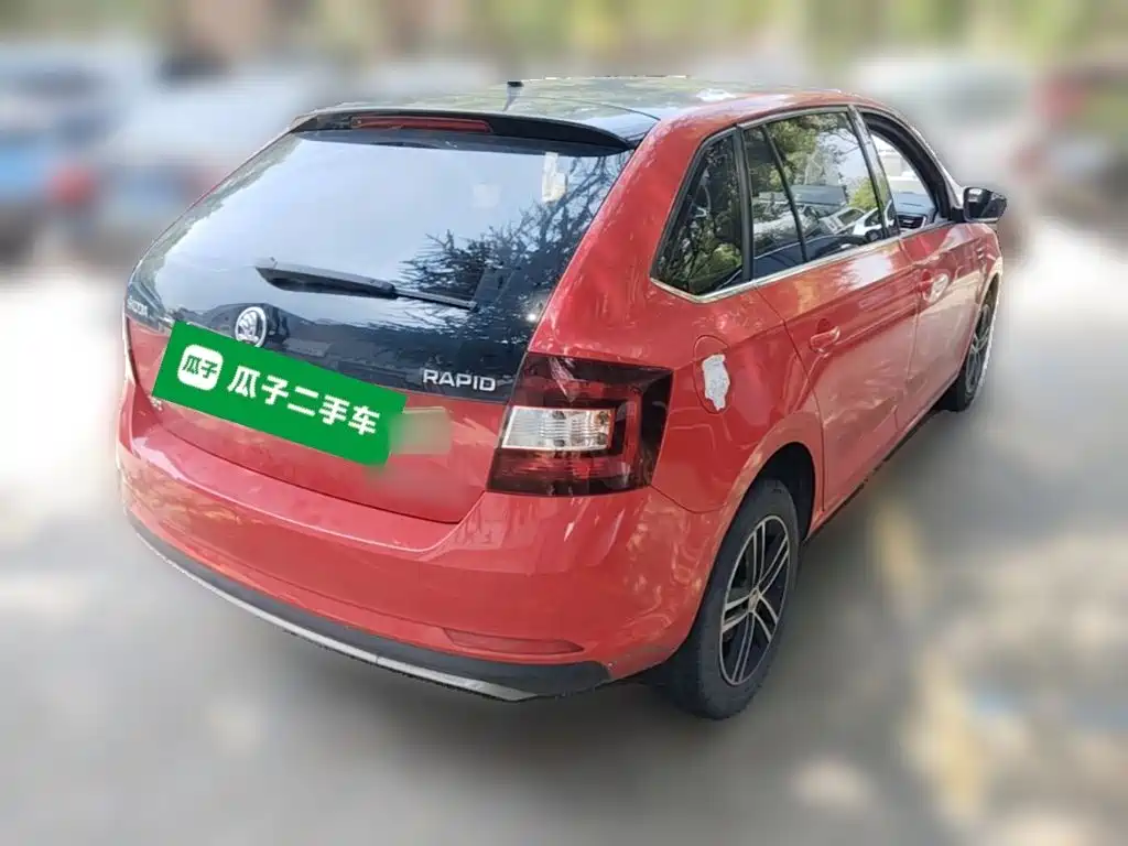 Skoda Rapid Spaceback 2018 — фото 12