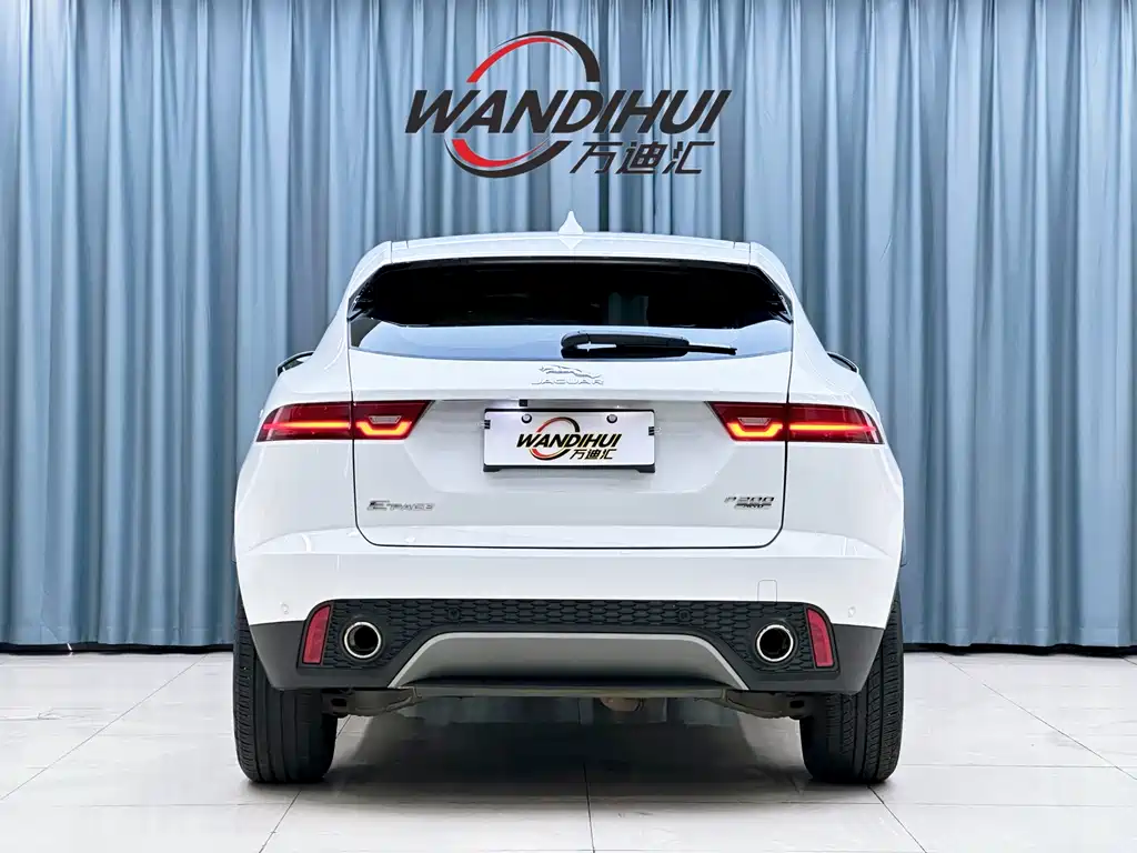 Jaguar E-PACE 2020 — фото 21