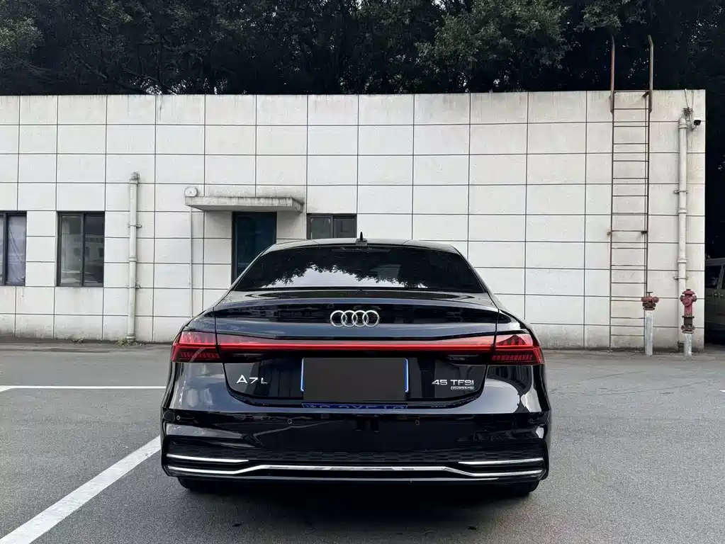 Audi A7L 2025 — фото 8