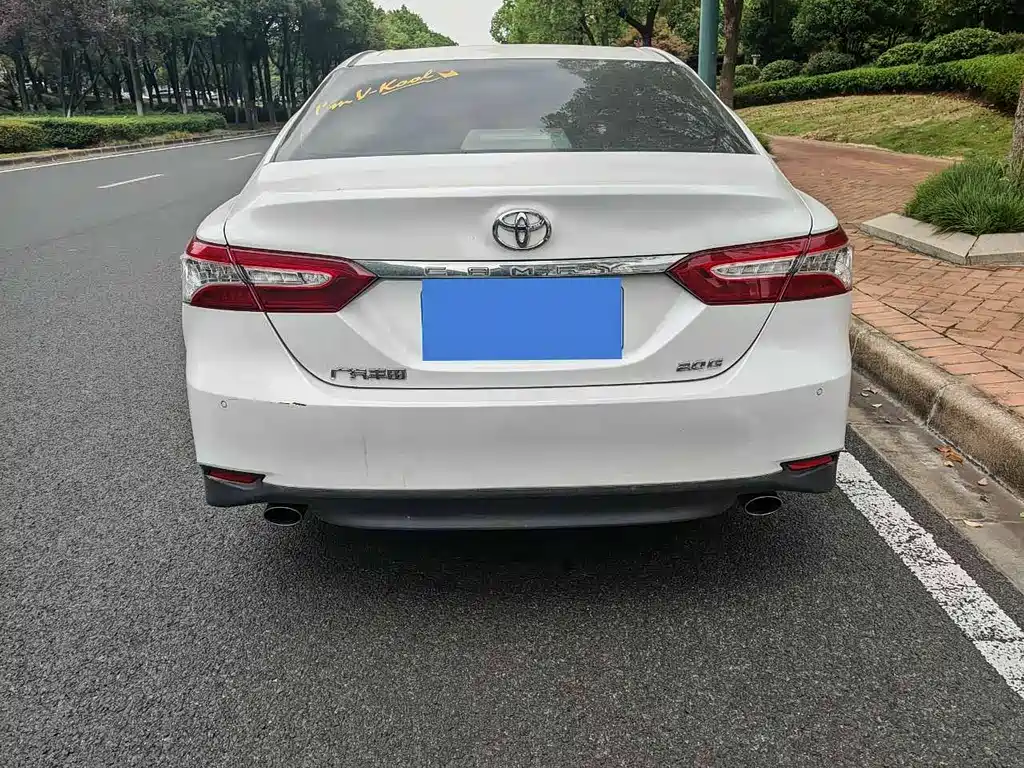 Toyota Camry 2019 — фото 8