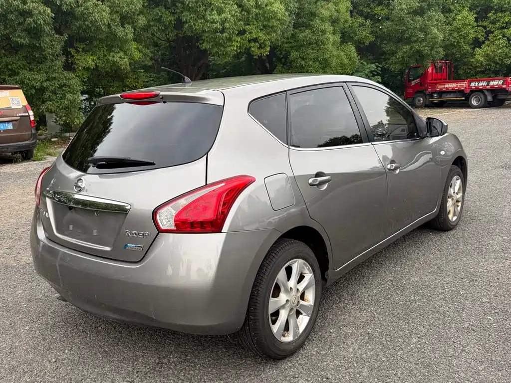 Nissan Tiida 2014