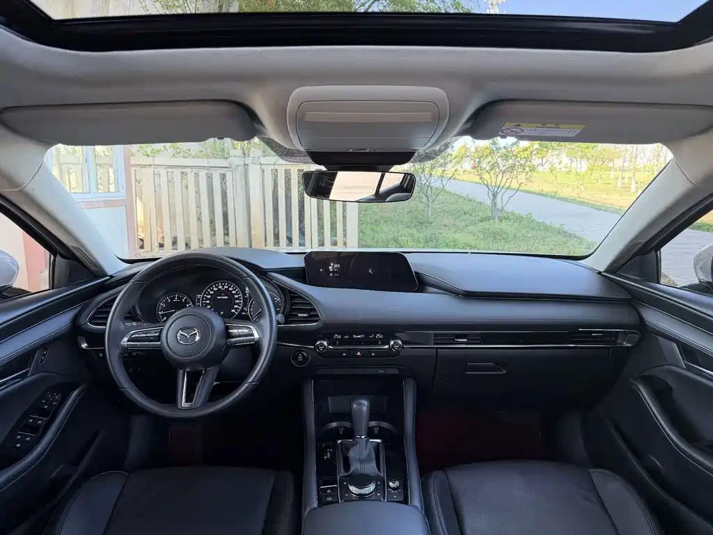 Mazda 3 Axela 2022
