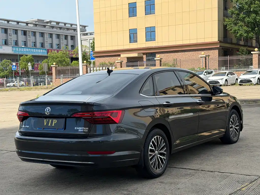 Volkswagen Sagitar 2021