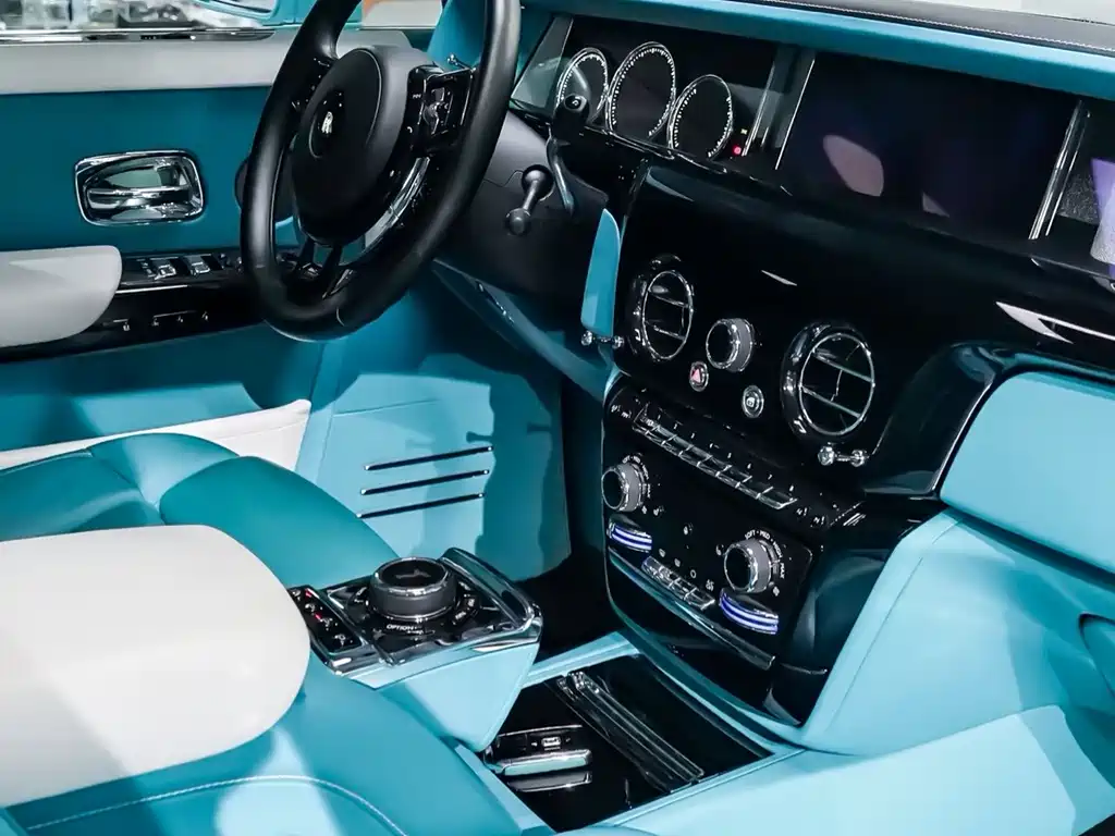 Rolls-Royce Phantom 2020 — фото 13