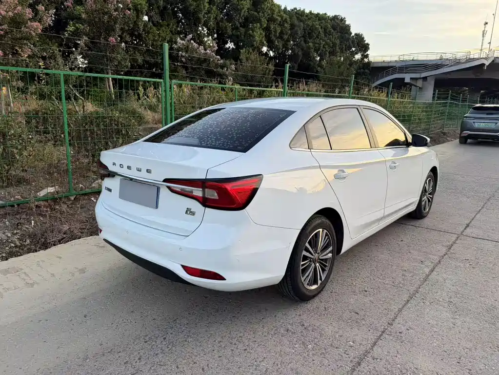 Roewe i5 2019 — фото 16