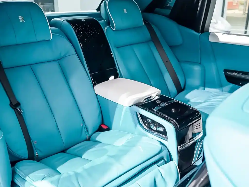 Rolls-Royce Phantom 2020 — фото 17