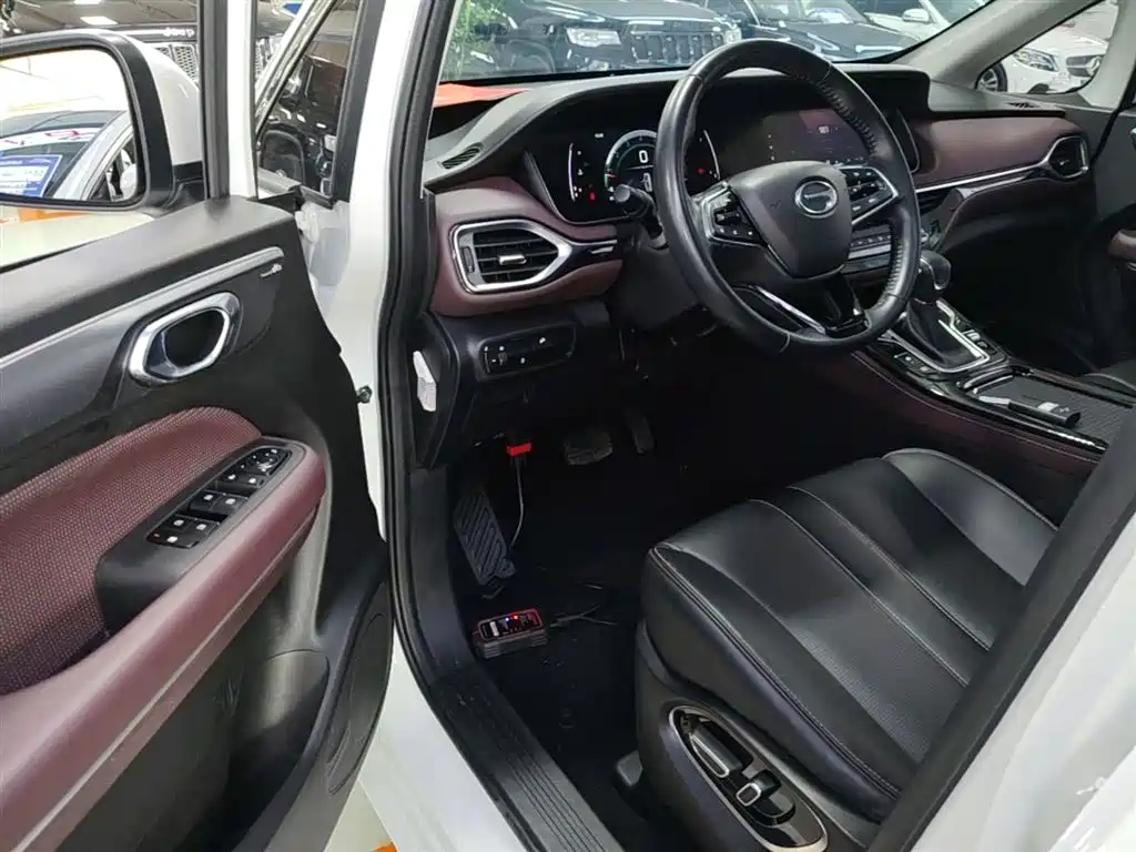 GAC Motor Trumpchi M6 2023 — фото 16