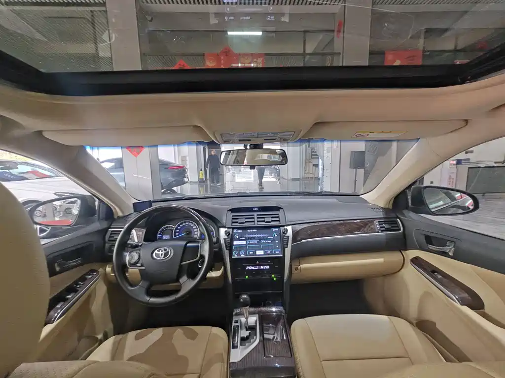 Toyota Camry 2015 — фото 14