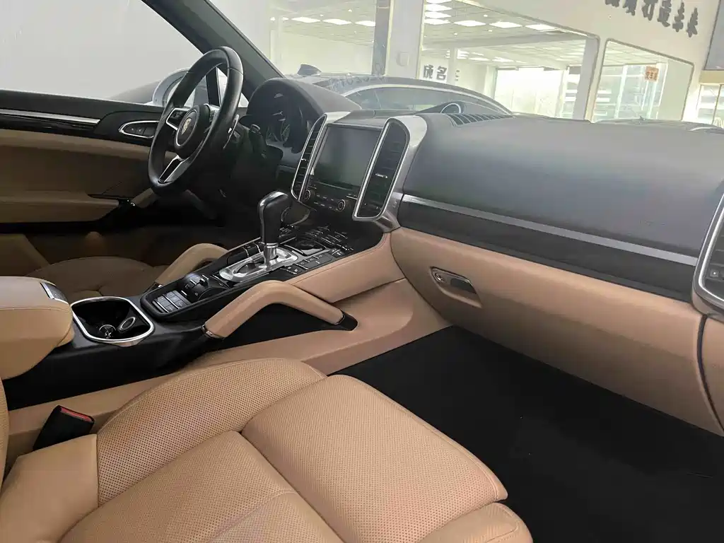 Porsche Cayenne New Energy 2018 — фото 19