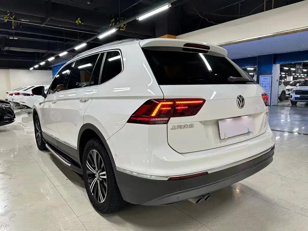 Volkswagen Tiguan L 2018 — фото 8