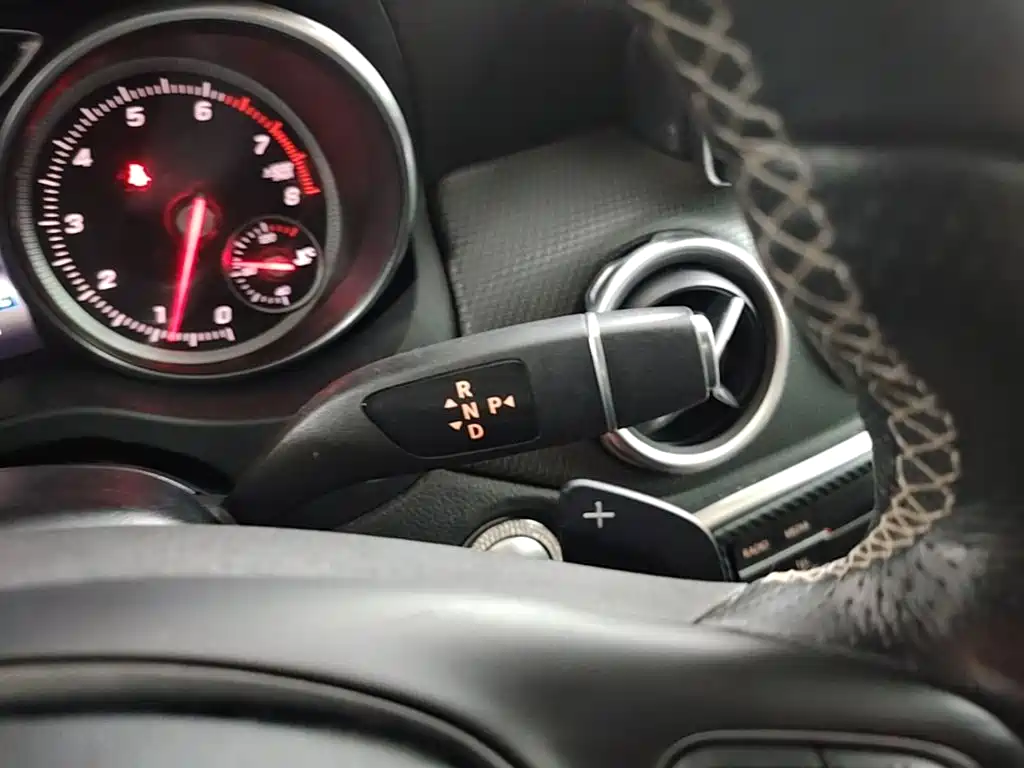 Mercedes-Benz GLA 2017 — фото 14