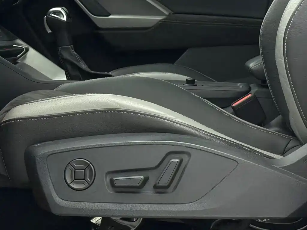 Audi Q3 2021 — фото 16