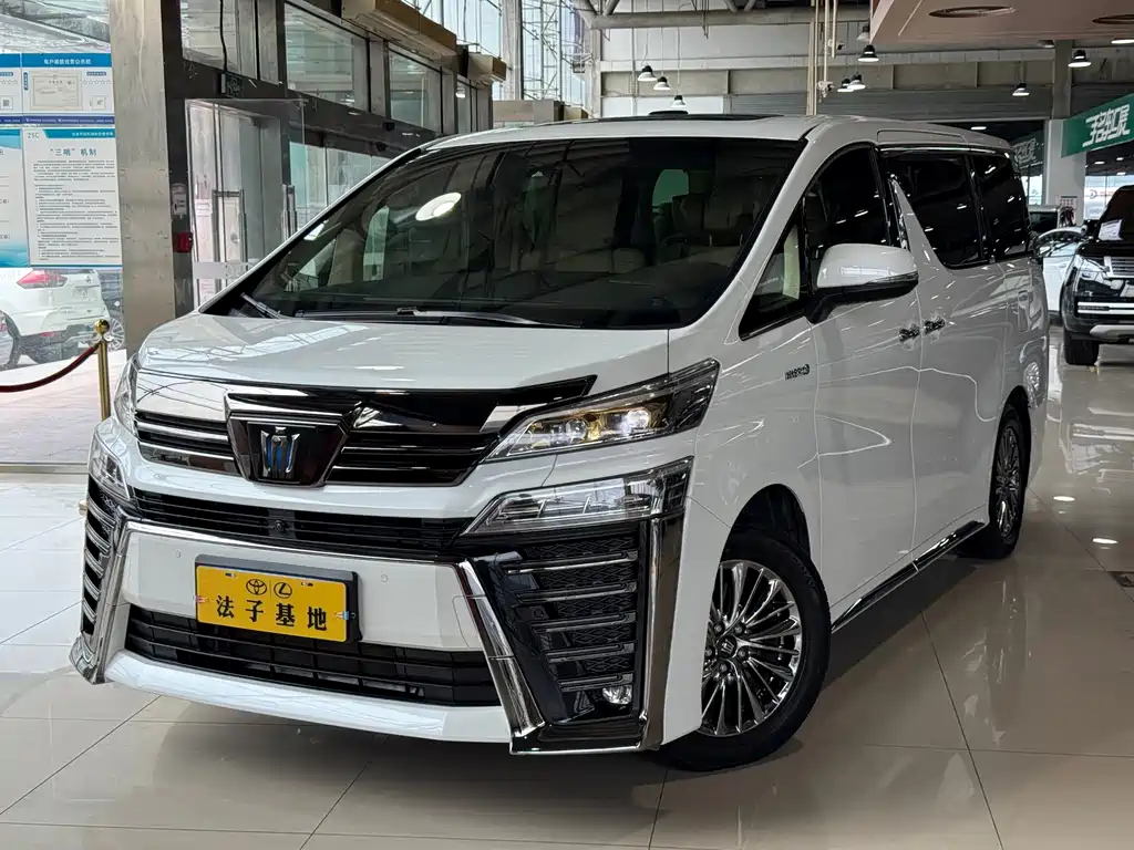Toyota Vellfire 2023 — фото 1