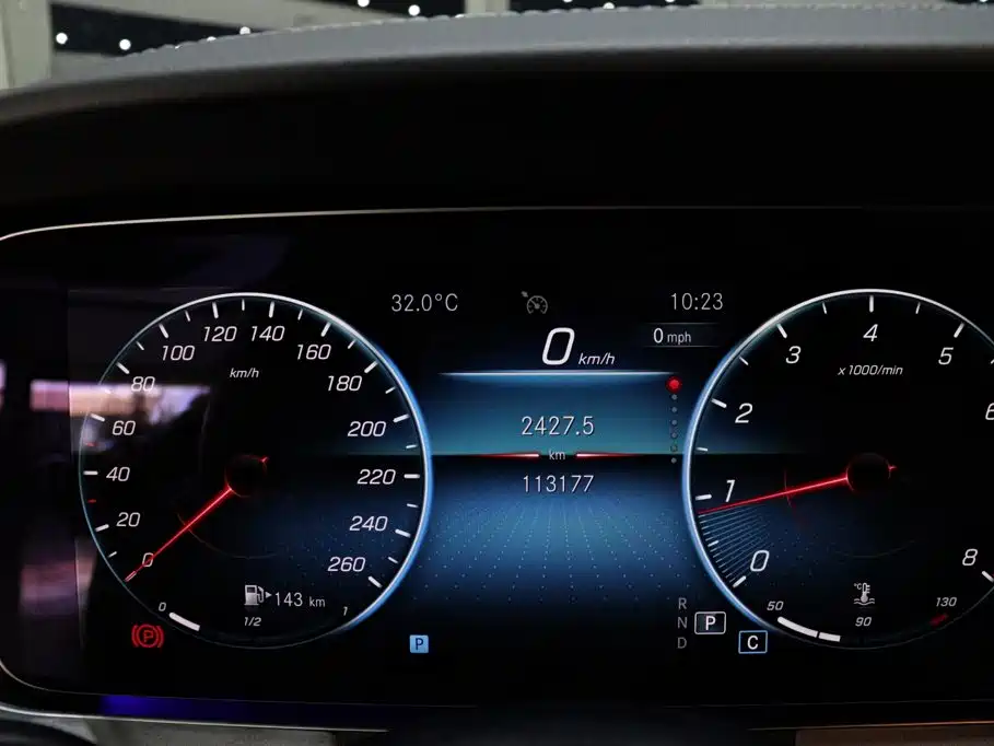 Mercedes-Benz E-Class 2022 — фото 15
