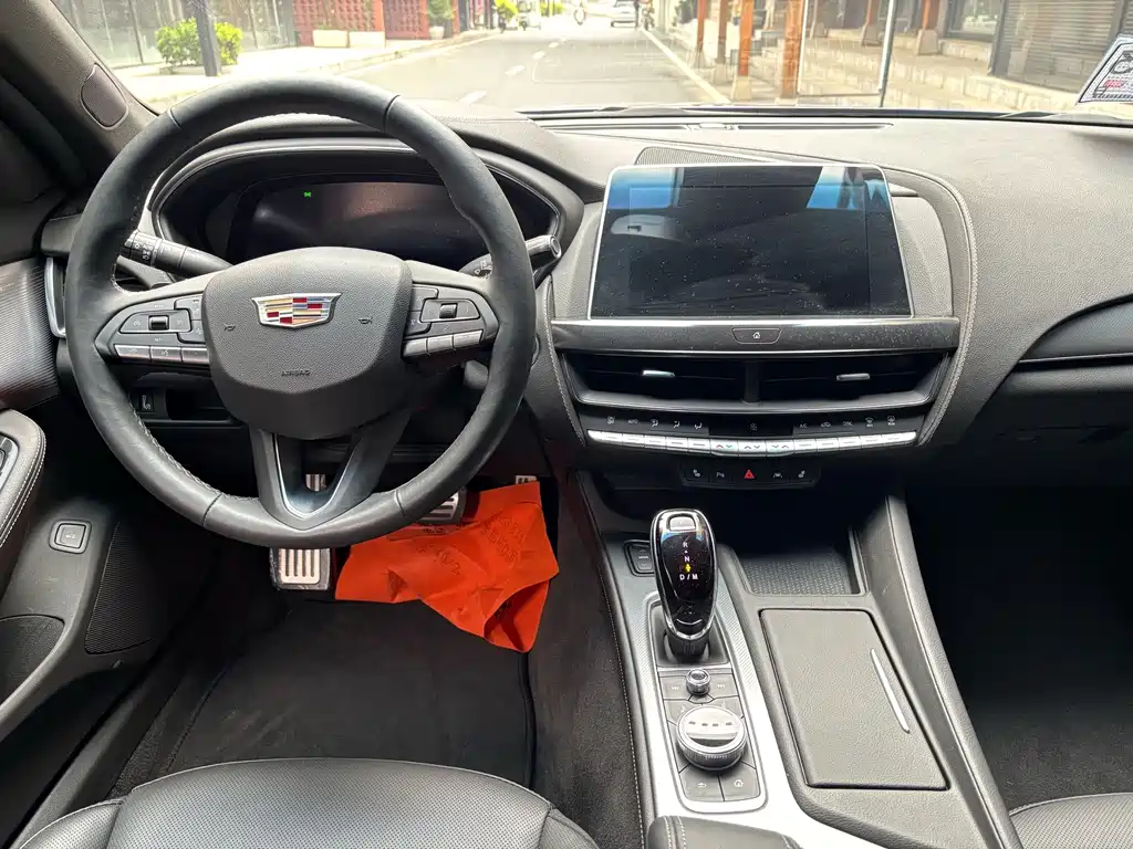 Cadillac CT5 2023 — фото 12