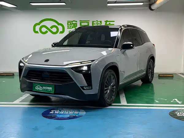 NIO ES8 2021