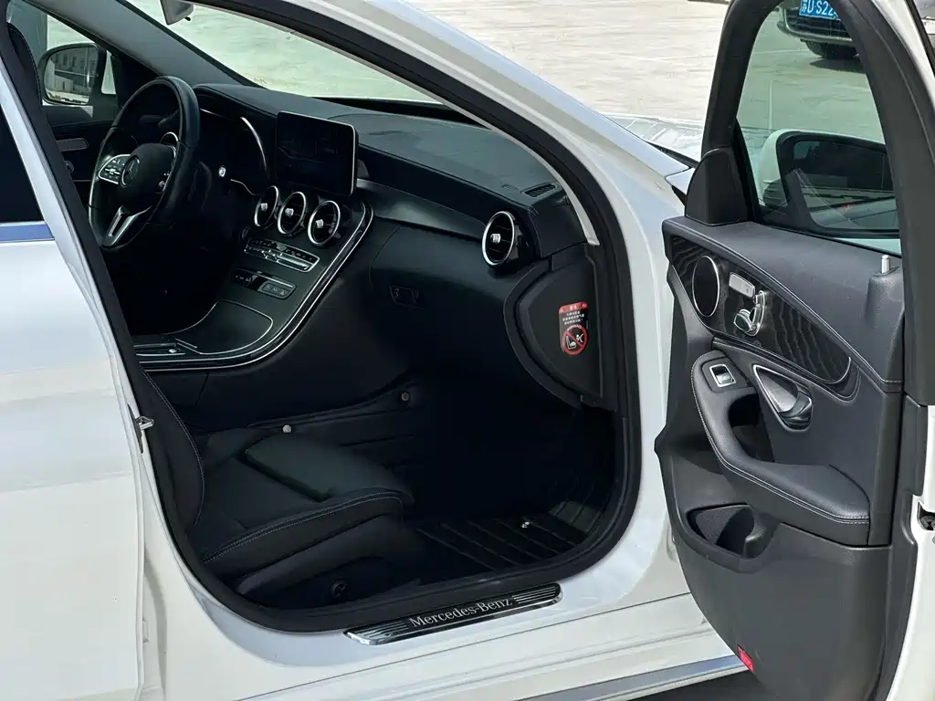 Mercedes-Benz C-Class 2018 — фото 10