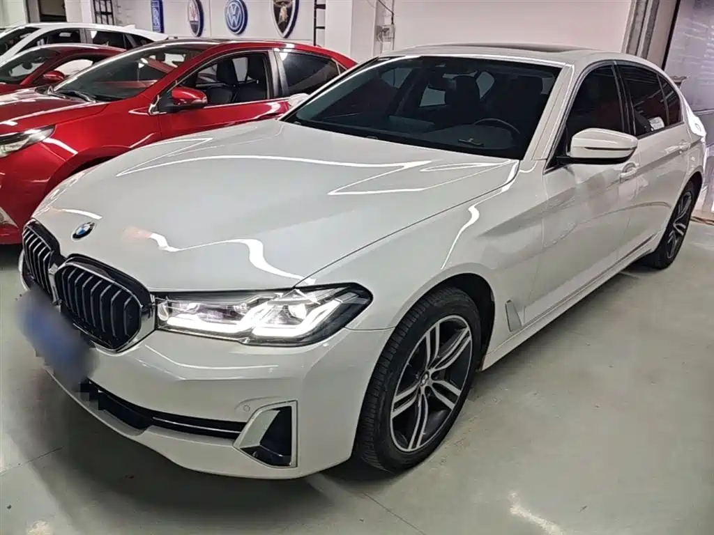 BMW 5 Series 2023 — фото 1