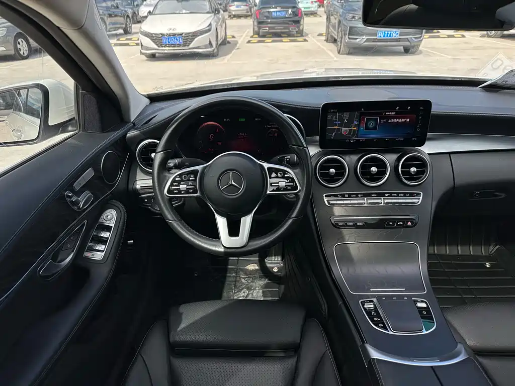 Mercedes-Benz C-Class 2018 — фото 13