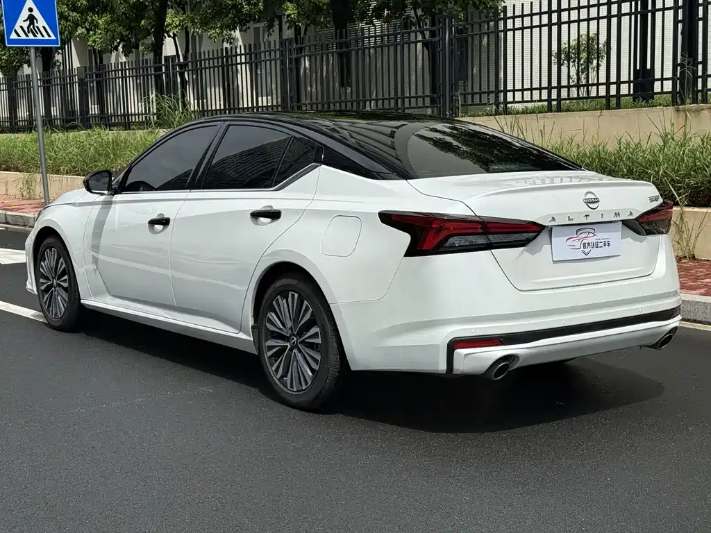 Nissan Teana 2023