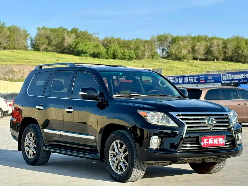 Lexus LX 2012